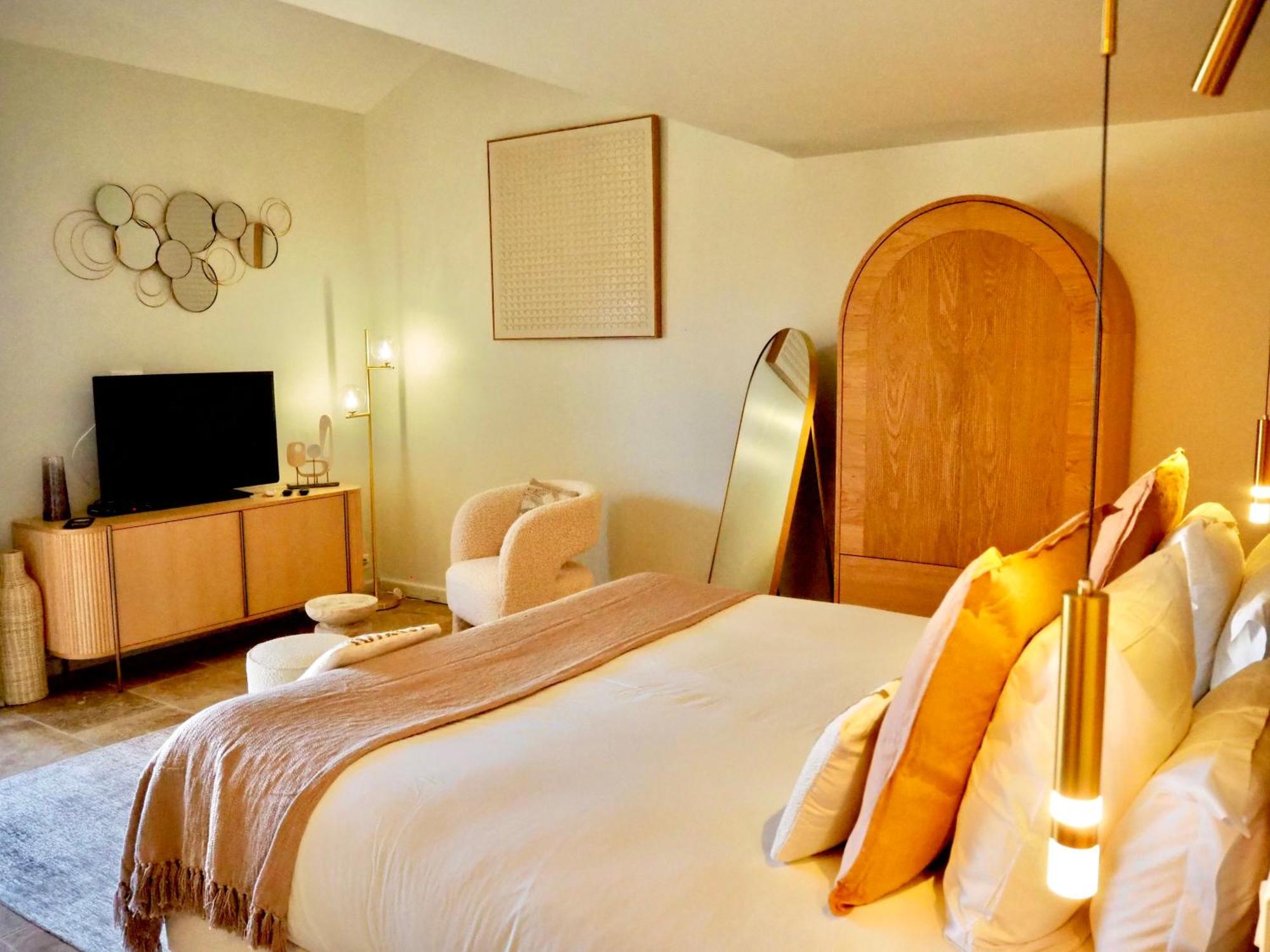 Le Jas De Joucas Hotel-Restaurant Экстерьер фото