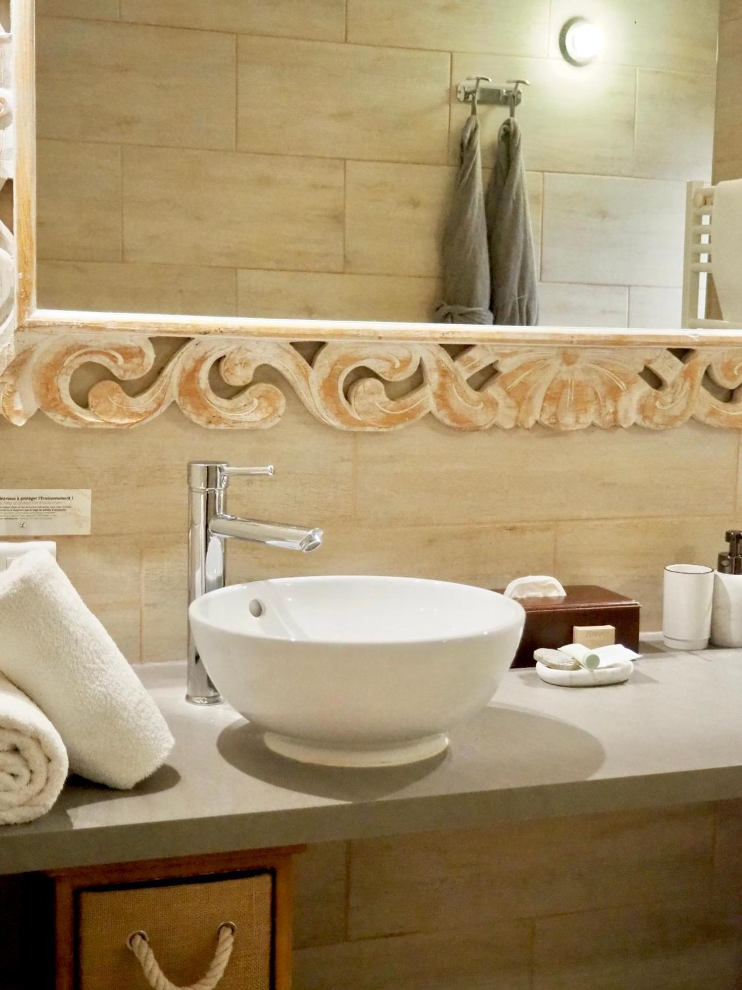 Le Jas De Joucas Hotel-Restaurant Экстерьер фото