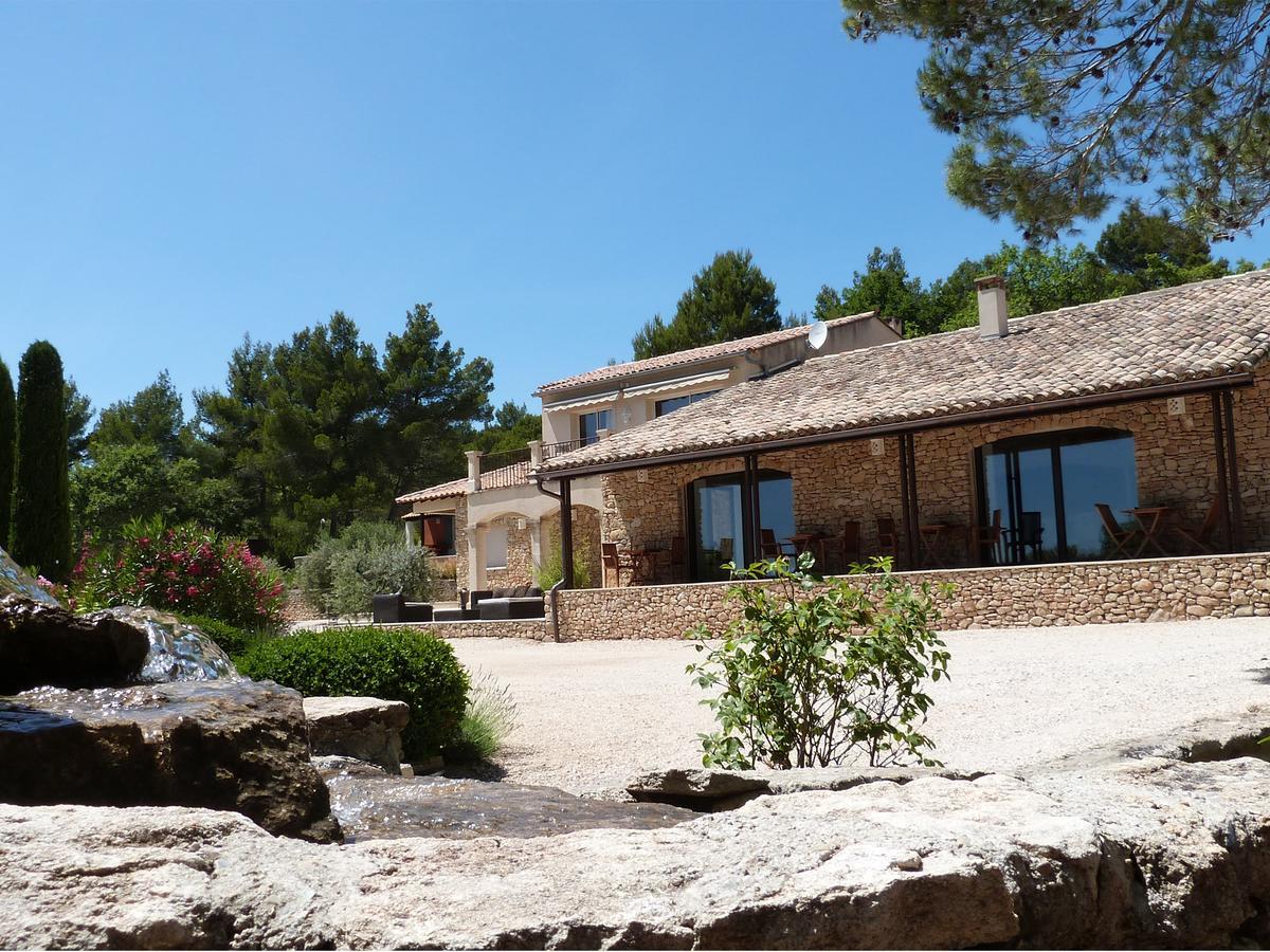 Le Jas De Joucas Hotel-Restaurant Экстерьер фото